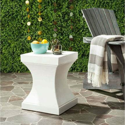 Safavieh Curby Indoor/Outdoor Modern Accent Table
