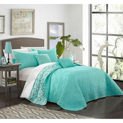 5 Piece Nalla Quilted Flor De Lis Patterned REVERSIBLE Printed Quilt Set, Shams and Decorative Pillows included
