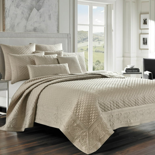 J. Queen New York  Lyndon Coverlet Quilt Pearl King - Cal King