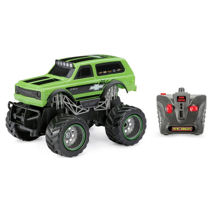 New Bright (1:24) Chevy Blazer Battery Remote Control Green Truck, 2424-8G